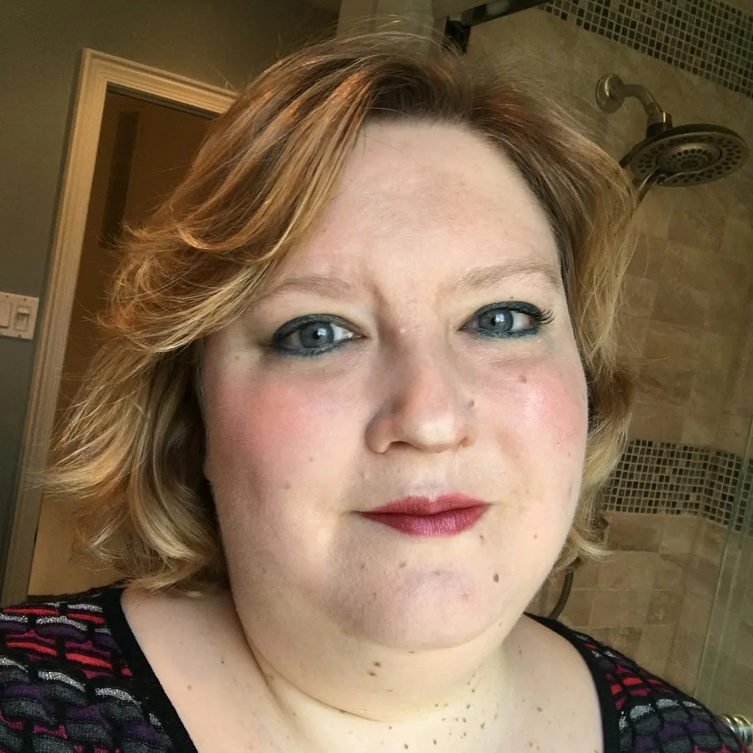 Wavy Short shag Hair Style