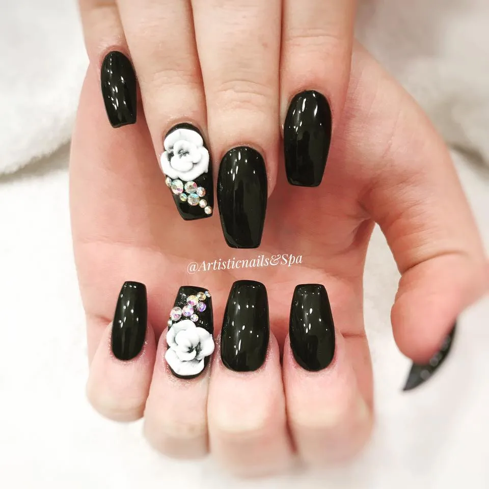 3D Floral Artistic Nails