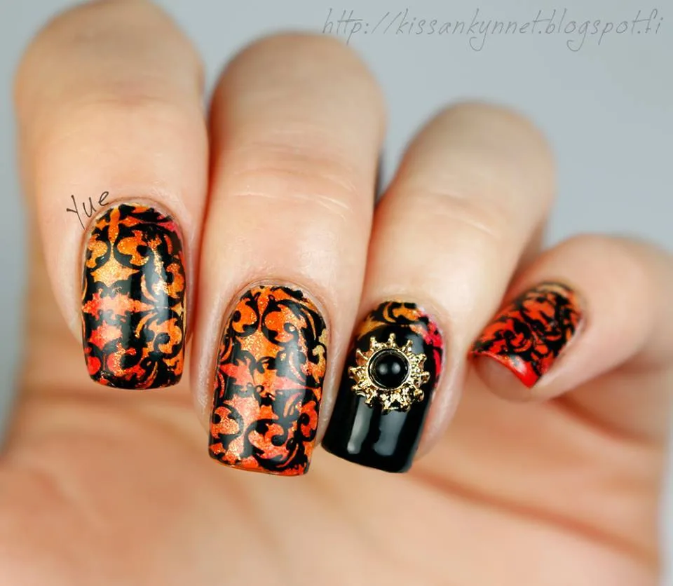 Mind Blowing Artistic Nail Art