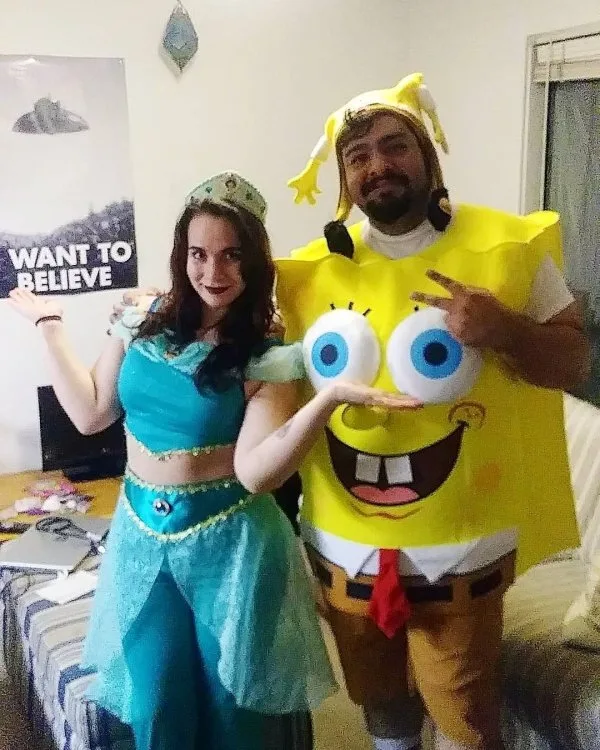Impressive disney couple costume idea. Pic by finding.serenitea
