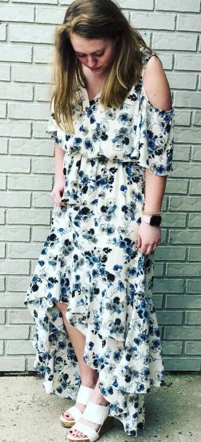 Adorable Floral Print Cold Shoulder Maxi Dress And White Sandals
