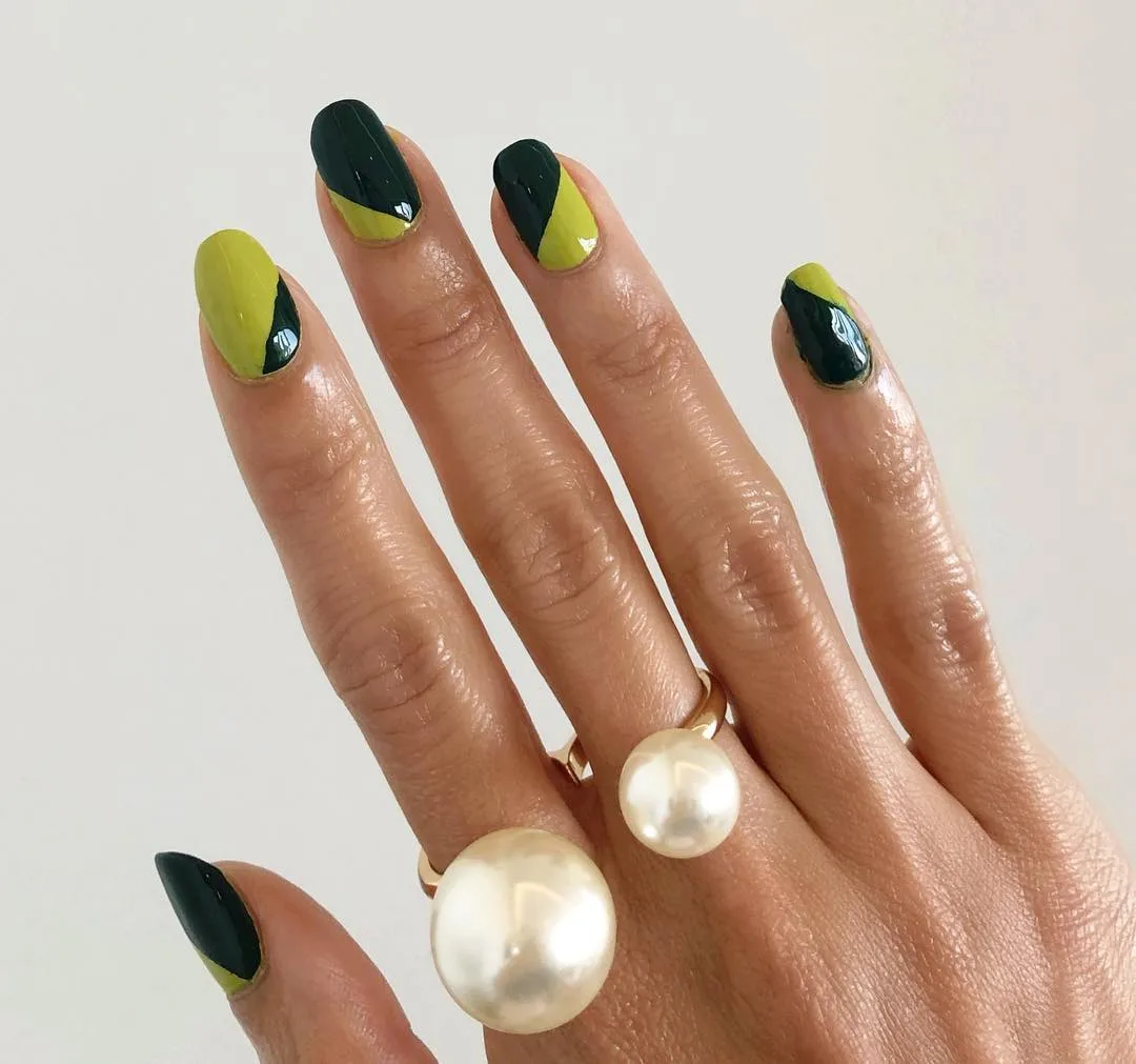 Dashing Simple Green Nail Art
