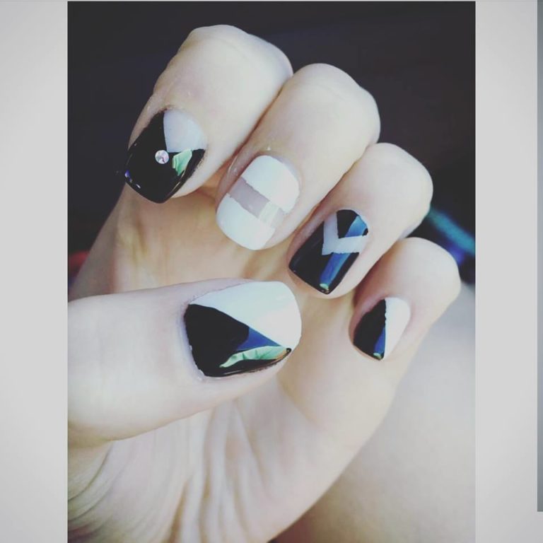 negative space minimalist nail art