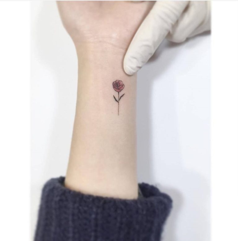 55 Most Beautiful Tiny Tattoo Ideas For Girls - Blurmark