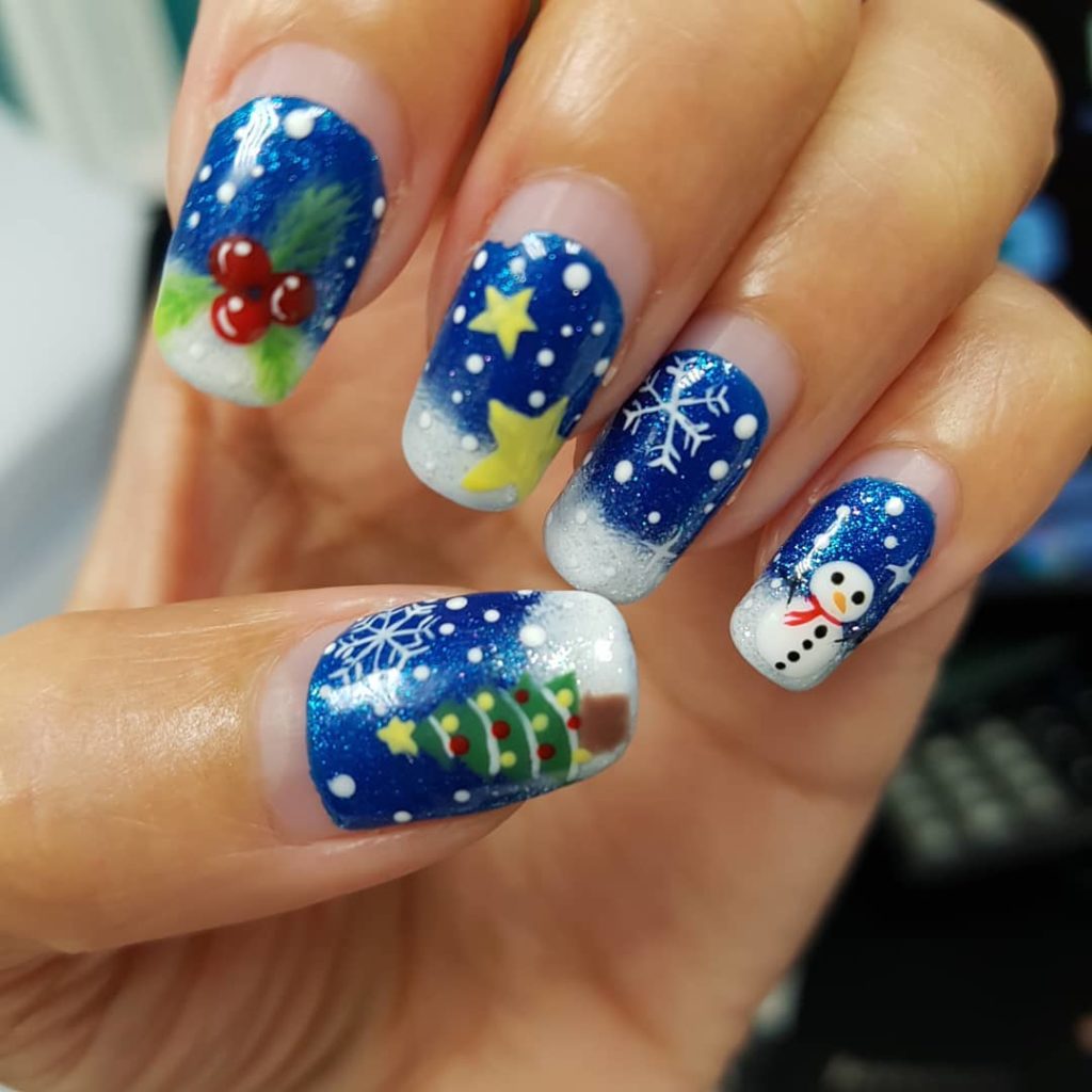 75+ Adorable Holiday Nail Designs To Try This Christmas