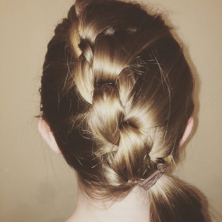 43 Easy Half up Hairstyle Tutorials That Every Girl Must Try - Blurmark