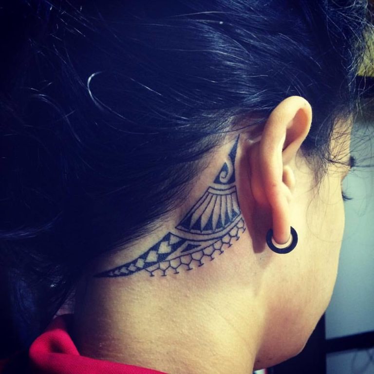 38 Popular Hairline Tattoo Ideas to Get Inked In Style