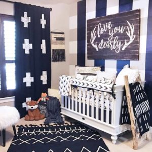 Awesome Navy Blue & White Theme Decor With Quote On Wooden Board