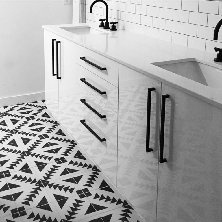 35 Elegant Black And White Bathroom Decor That Never Go Out Of Style Blurmark 2274