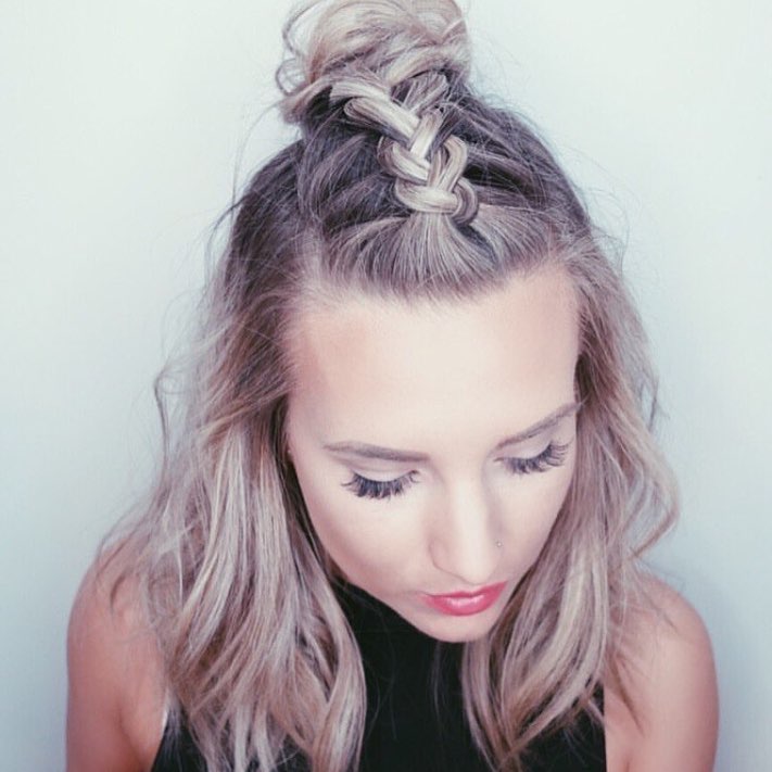45 Easy And Trendy Second-Day Hairstyle Ideas To Put Up A Tidy Look