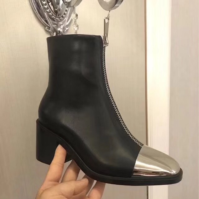boots with silver toe