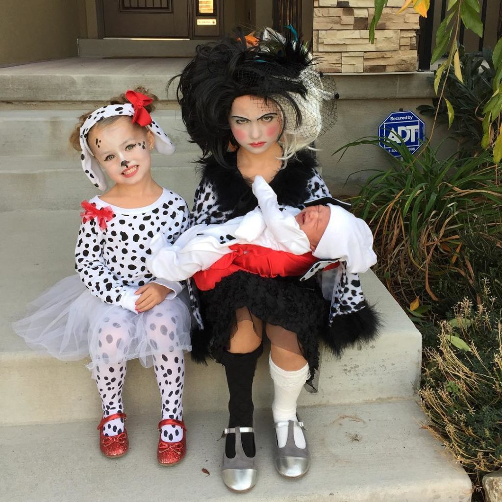 55 Spooktacular Kids Halloween Outfit Ideas for a Memorable Night!