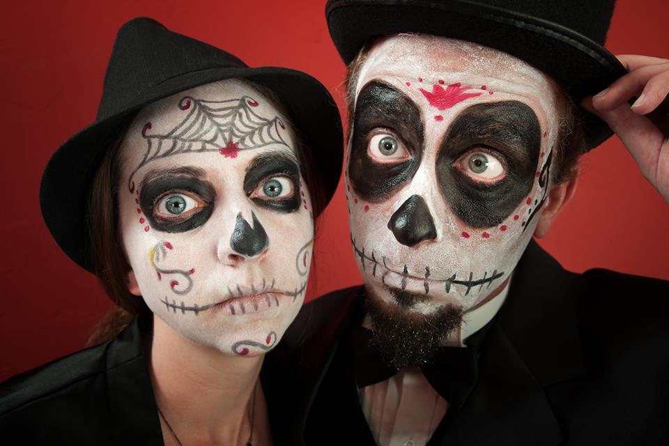 Interesting Halloween Couple Outfits For The Couples