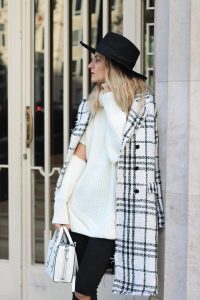 Black & White Outfit Perefct For Fall Or Winter