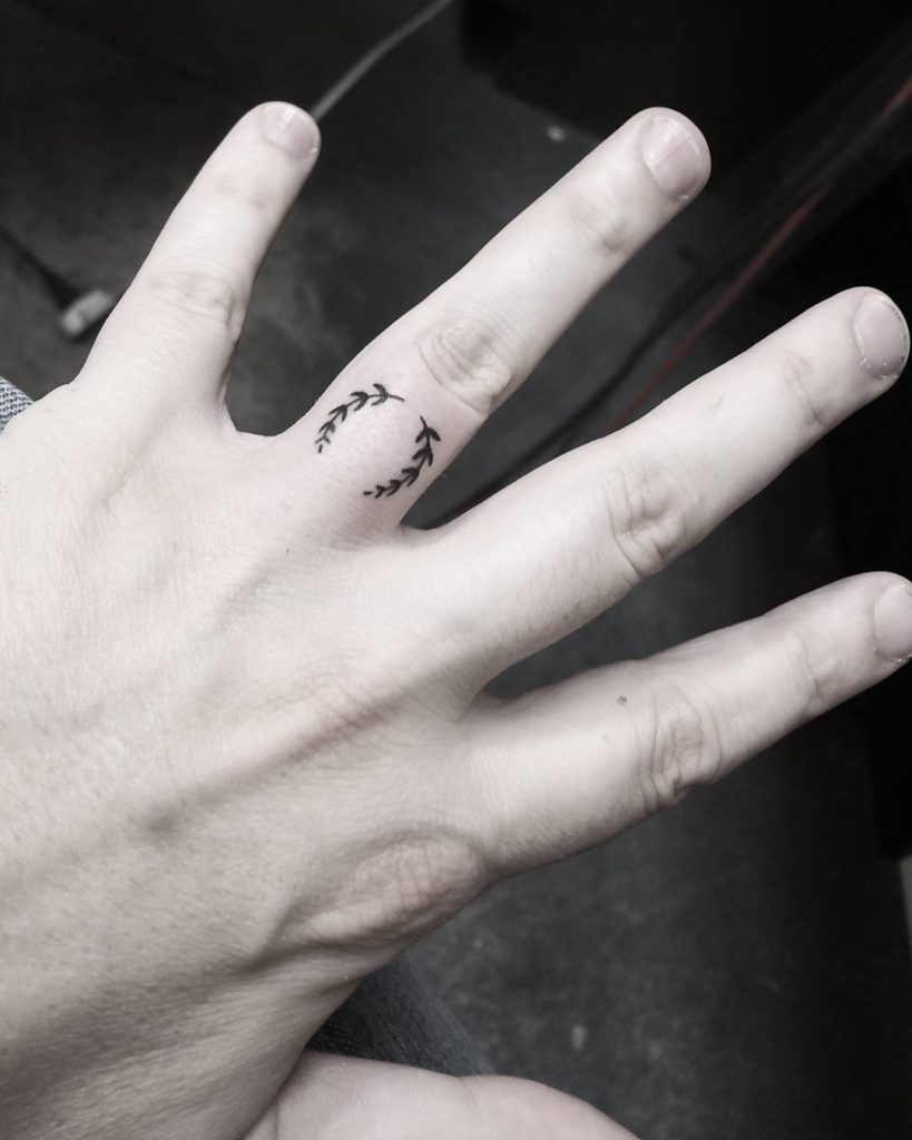 60 Unique Ring Finger Tattoo Ideas That Will Make You Swoon