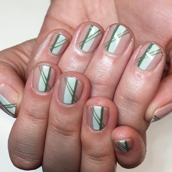 Simple linework geometric nails