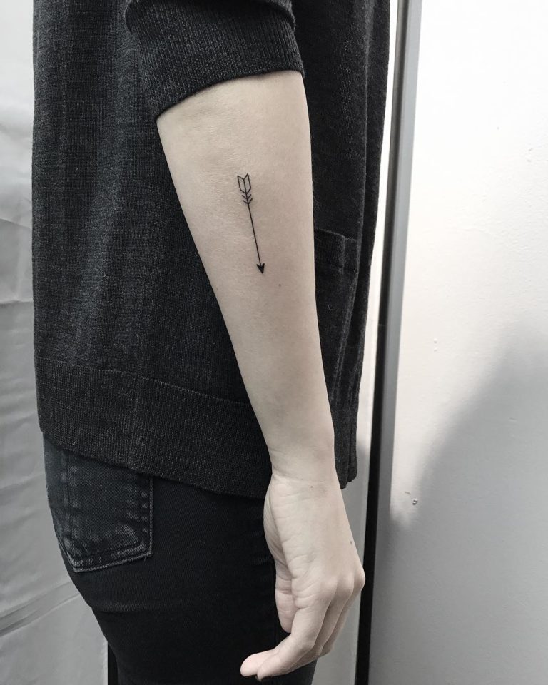 30+ Stunning Arrow Tattoo Designs for Your Next Ink Adventure