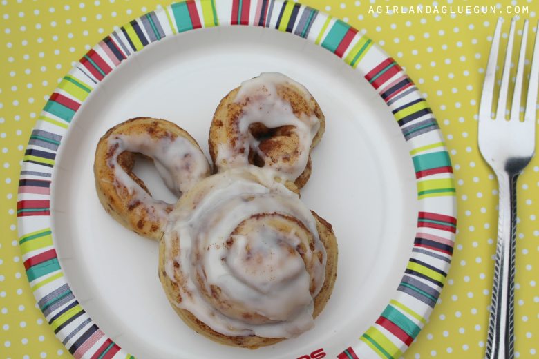 Bunny cinnamon rolls for Easter.