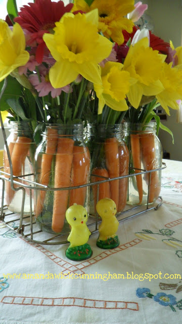 Fabulous carrot mason jar centerpiece.