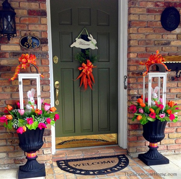 Gorgeous Easter front porch decoration.