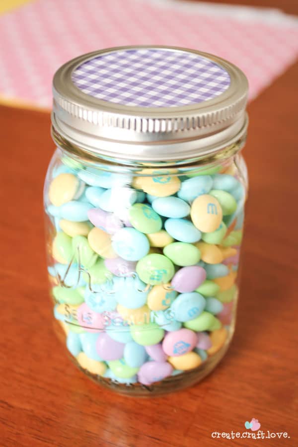 Mason jar Easter treats.