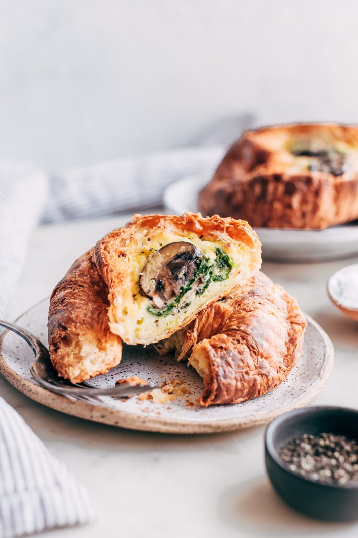 easy baked breakfast croissant boats.