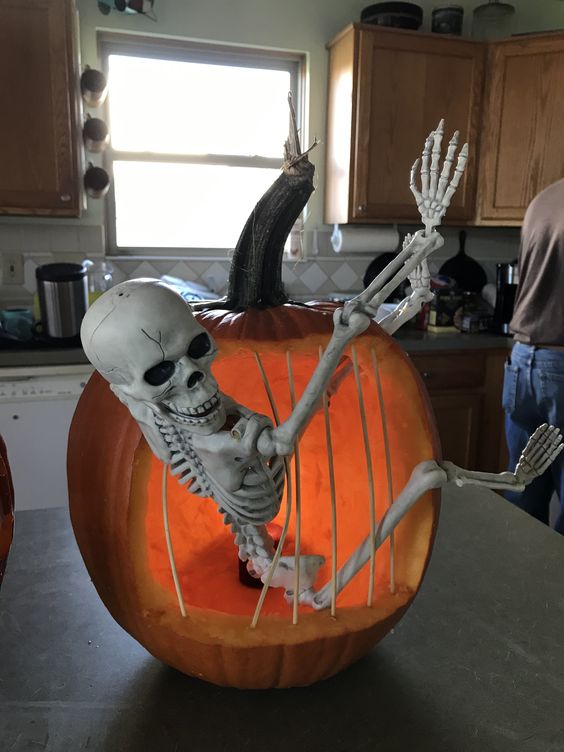 Halloween skeleton pumpkin